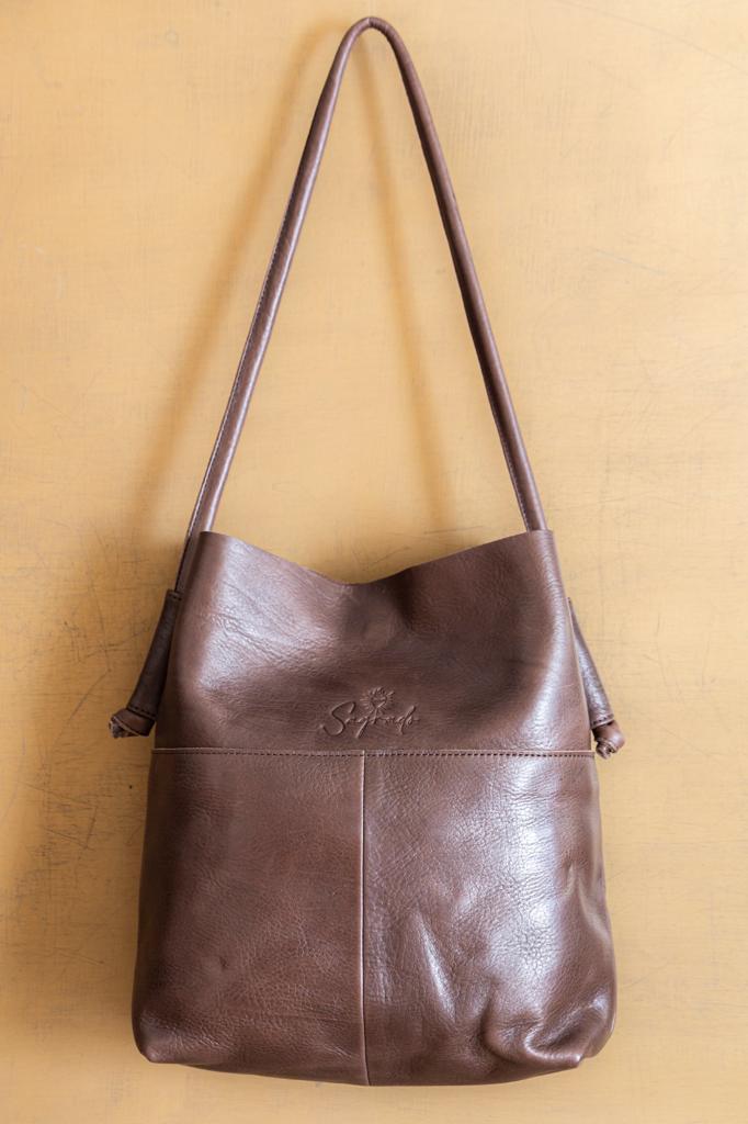 Hand Matters knot leather bag