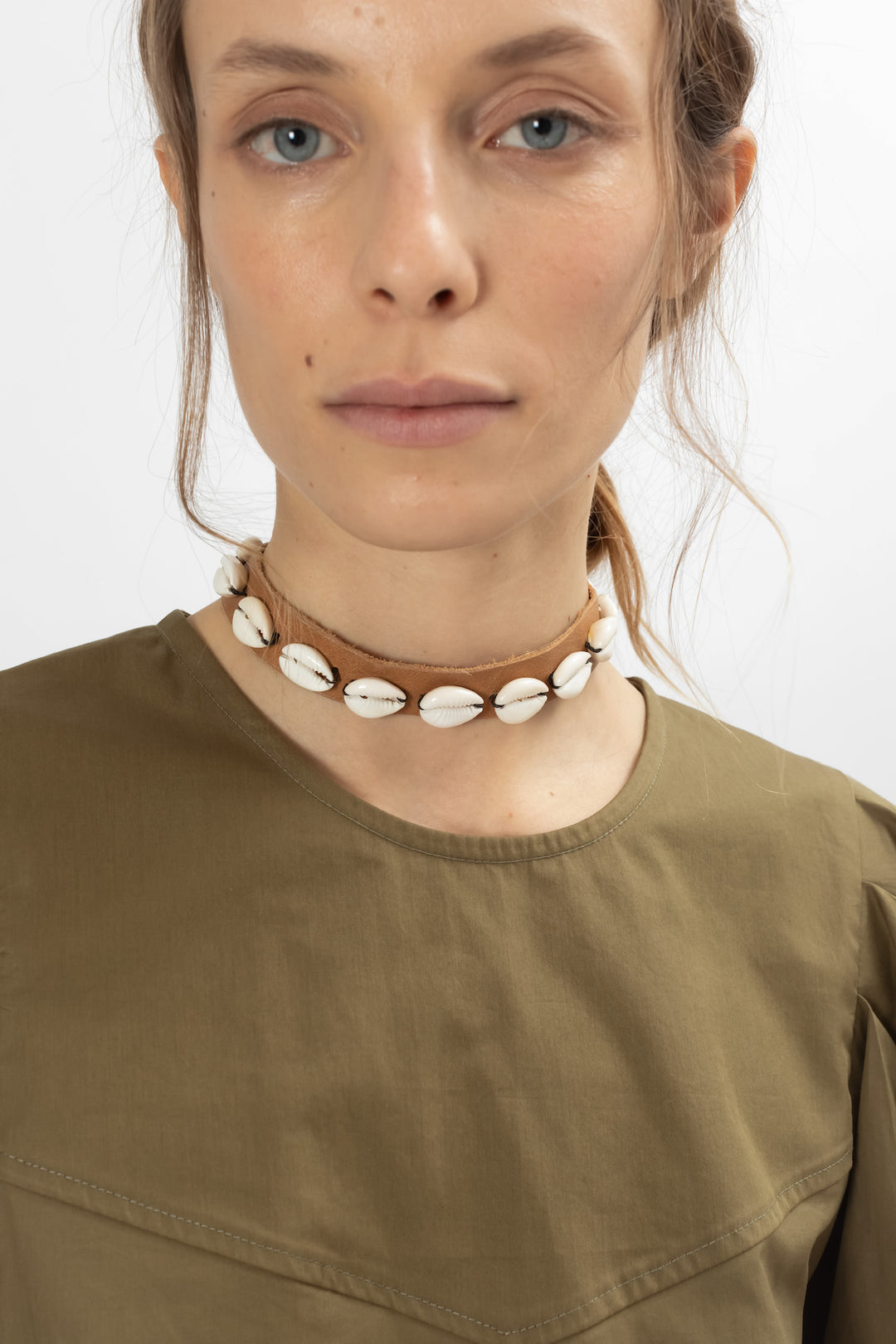 Hand Matters. Leather choker with snails