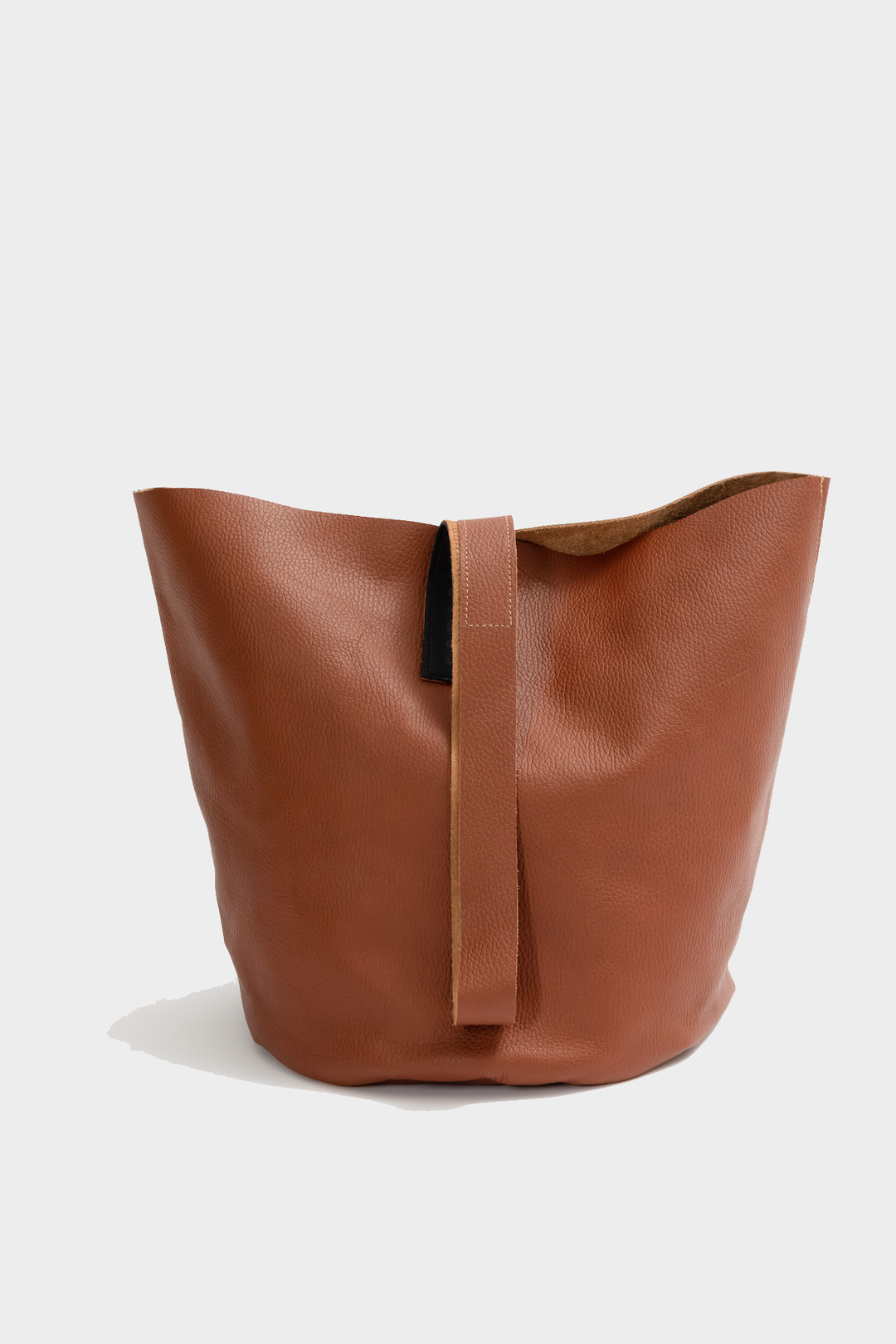 Hand Matters. Handcrafted leather bag