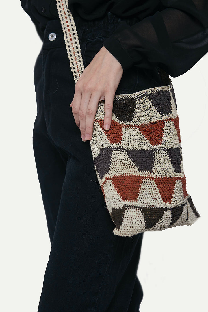 Hand Matters. White Handcrafted chaguar bag