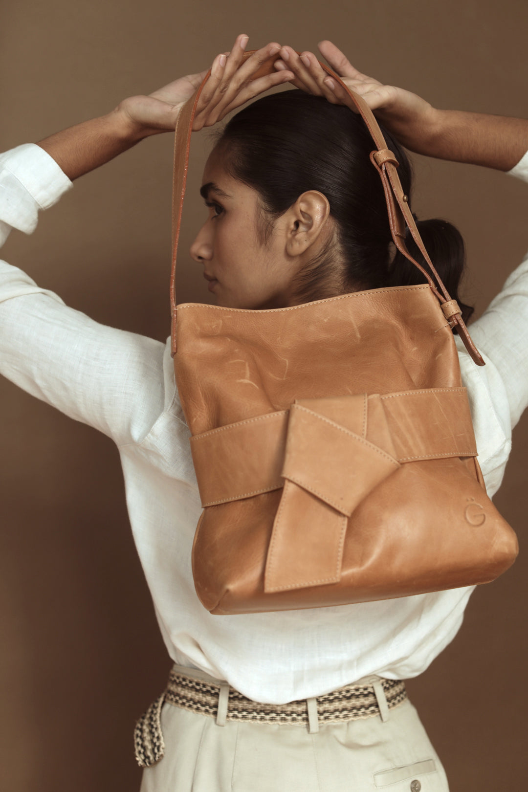Hand Matters. Caramel brown leather purse. Exquisite leather from Argentina