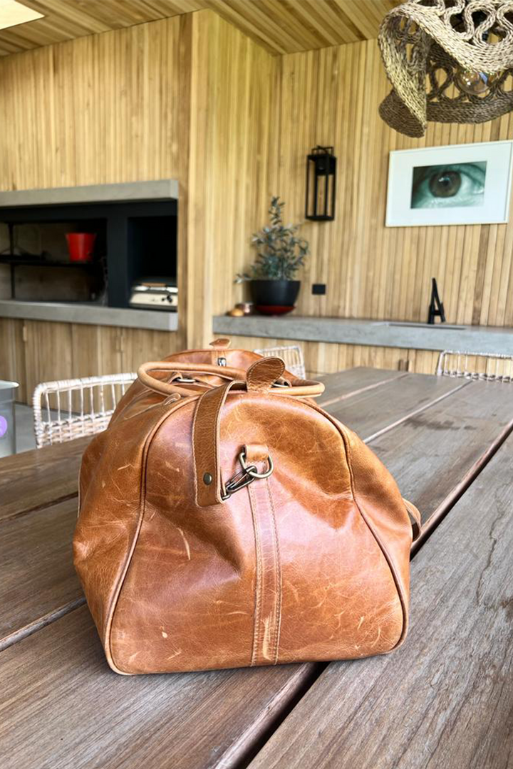 Hand Matters. Weekend leather bag caramel