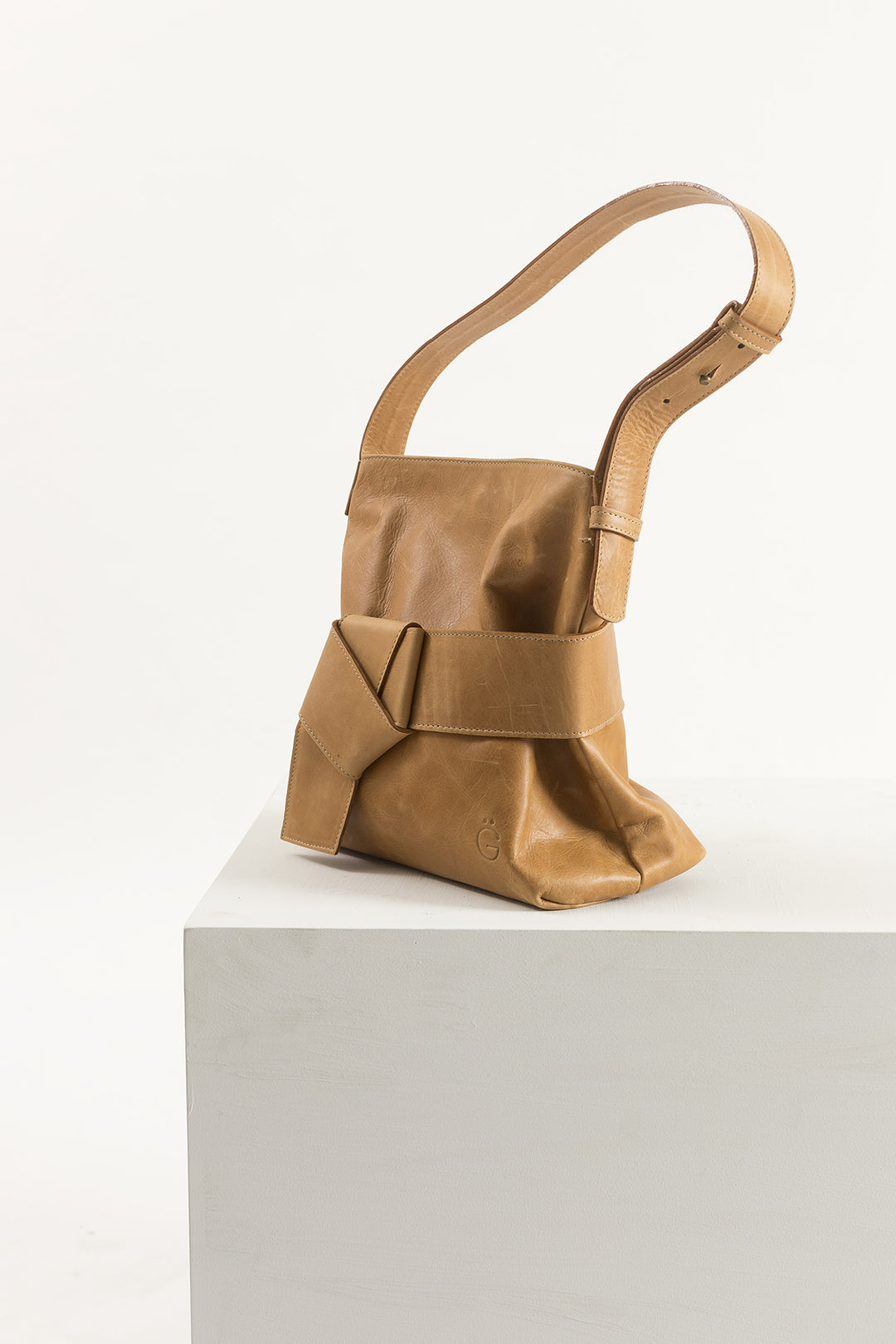 Hand Matters. Caramel Leather Purse. Accessories