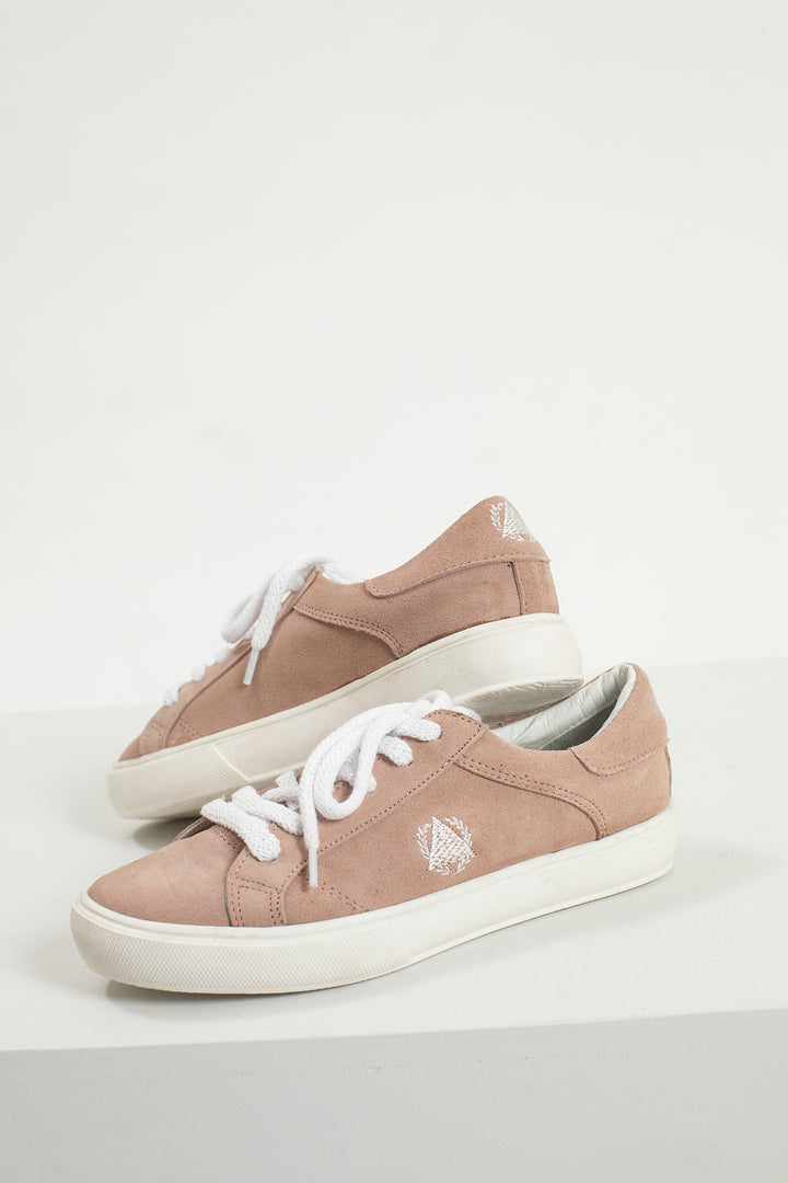 Hand Matters. Total pink sneakers. Suede and leather.