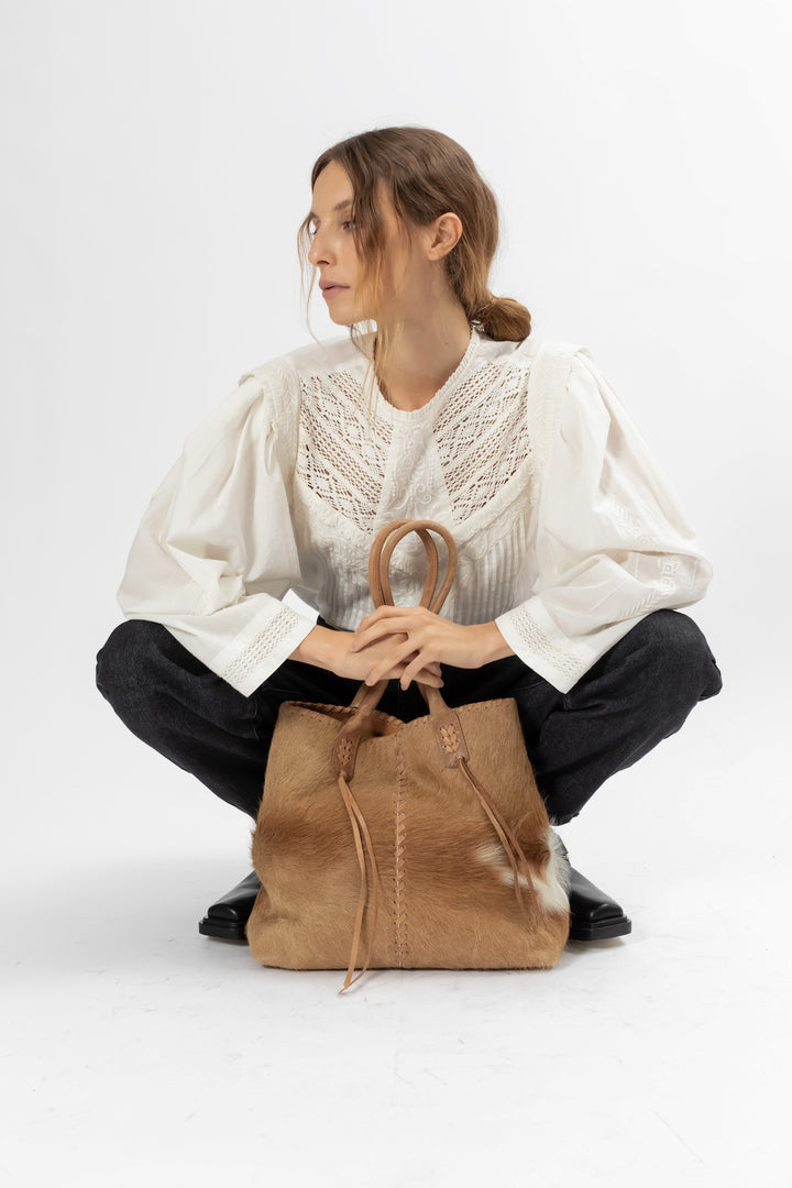 Hand Matters. Fashion Camel feather purse