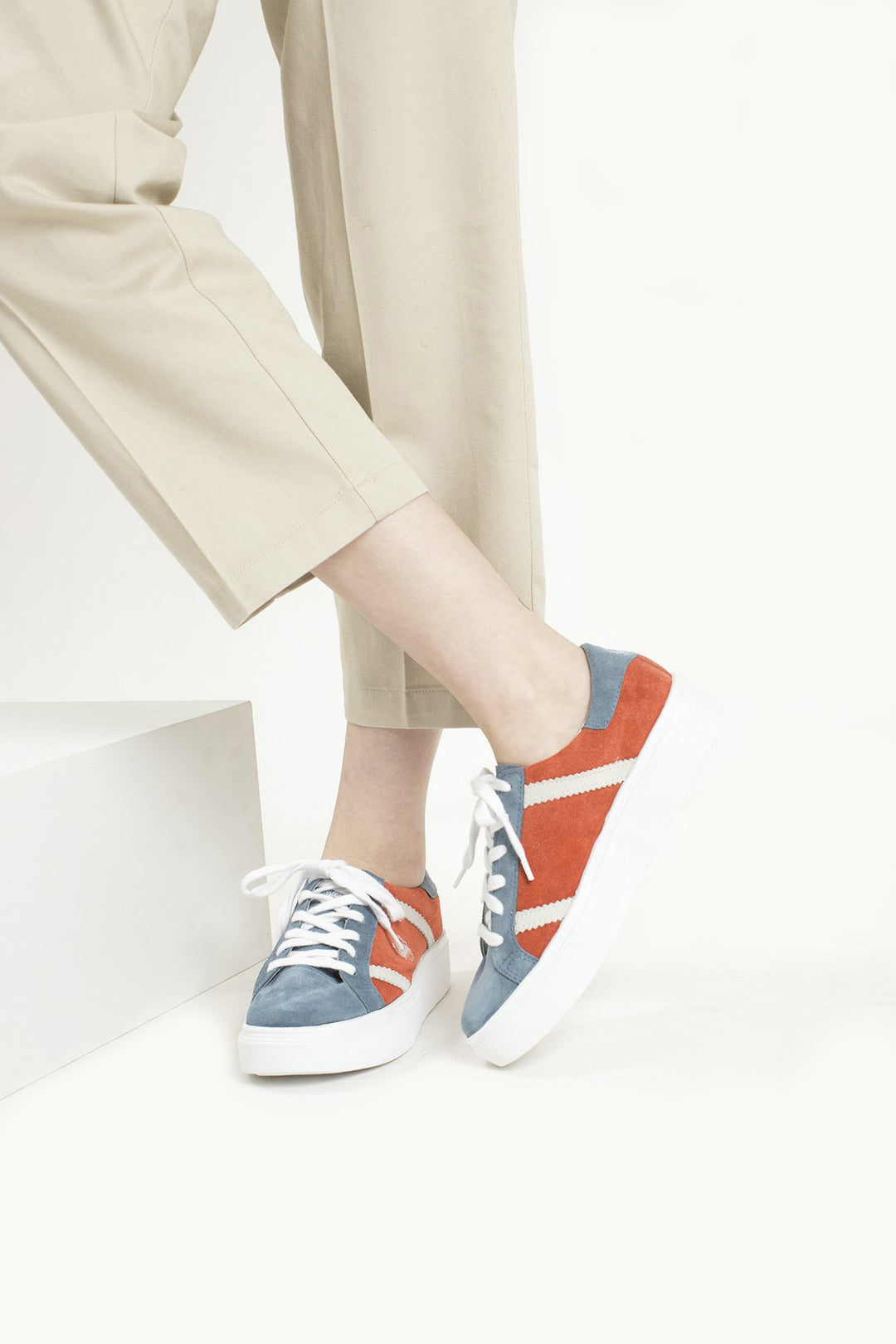 Hand Matters. Suede and leather sneakers. Blue and red